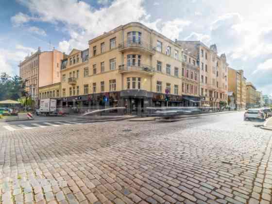 Iznomā lieliskas telpas restorānam ar aprīkojumu, veikalam vai kafejnīcai. Izdevīga un pilsētā popul Rīga