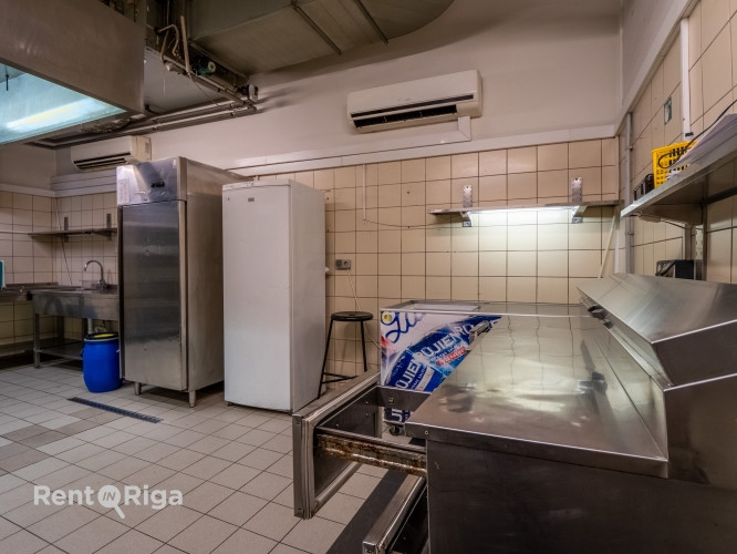 Iznomā lieliskas telpas restorānam ar aprīkojumu, veikalam vai kafejnīcai. Izdevīga un Rīga - foto 12