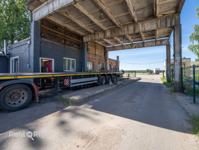 Продаётся коммерческая недвижимость с 5 зданиями и участком 1.861 га  Румбула, Рига Рижский район - изображение 4