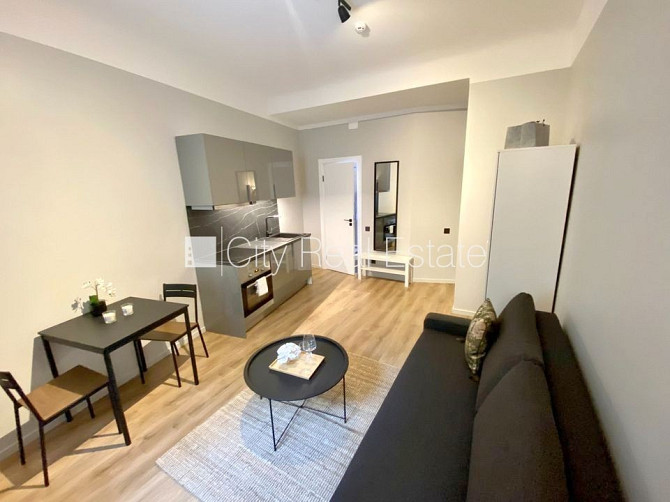Fasādes māja, renovēta māja, slēgts pagalms, ieeja no ielas, ir lifts, kāpņu telpa pēc Rīga - foto 20