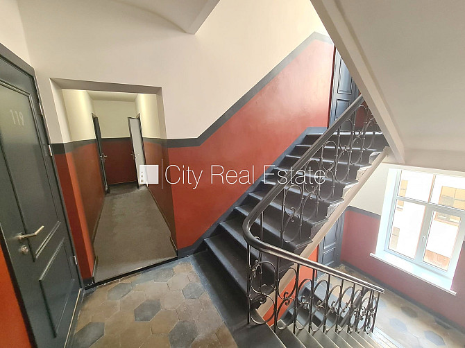 Fasādes māja, renovēta māja, slēgts pagalms, ieeja no ielas, ir lifts, kāpņu telpa pēc Rīga - foto 15