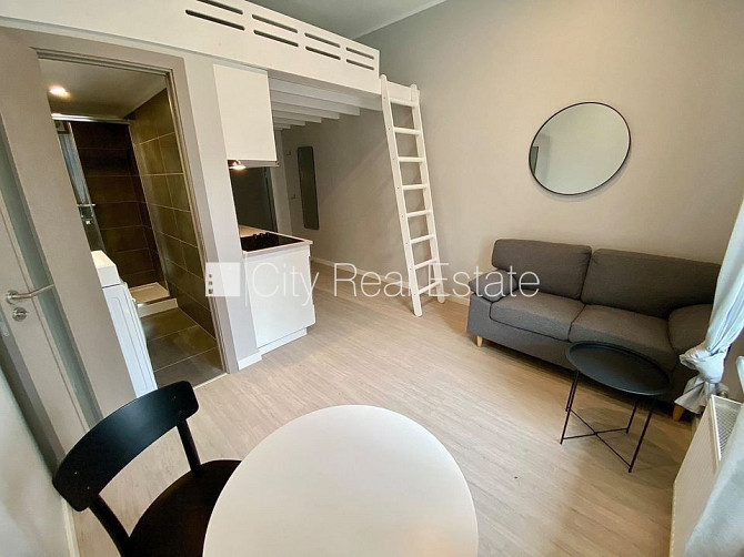 Fasādes māja, renovēta māja, slēgts pagalms, ieeja no ielas, ir lifts, kāpņu telpa pēc Rīga - foto 1