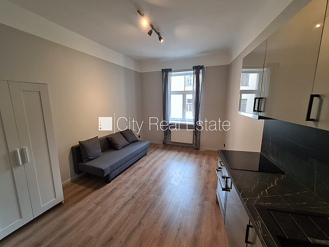 Fasādes māja, renovēta māja, slēgts pagalms, ieeja no ielas, ir lifts, kāpņu telpa pēc Rīga - foto 17