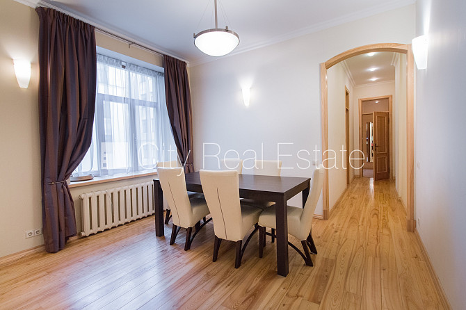 Fasādes māja, renovēta māja, slēgts pagalms, ieeja no ielas un pagalma, ir lifts, kāpņu Rīga - foto 4