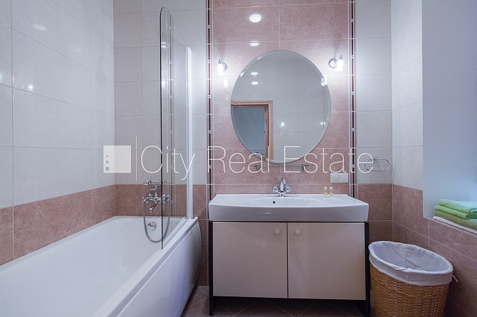 Fasādes māja, renovēta māja, slēgts pagalms, ieeja no ielas un pagalma, ir lifts, kāpņu Rīga - foto 18
