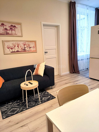 Fasādes māja, slēgts pagalms, logi vērsti uz pagalma pusi, guļamistabu skaits 2 gab., studio Rīga - foto 3