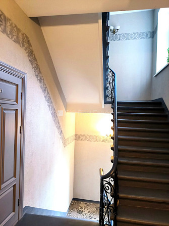 Fasādes māja, slēgts pagalms, logi vērsti uz pagalma pusi, guļamistabu skaits 2 gab., studio Rīga - foto 16