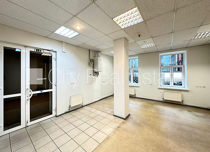 Pagalma ēka, renovēta māja, labiekārtots apzaļumots pagalms, slēgts pagalms, ir lifts, Rīga - foto 17