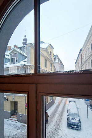 Fasādes māja, renovēta māja, labiekārtots apzaļumots pagalms, slēgts pagalms, ieeja no Rīga - foto 18
