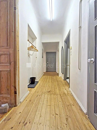 Fasādes māja, renovēta māja, slēgts pagalms, ieeja no ielas un pagalma, kāpņu telpa pēc Rīga - foto 7