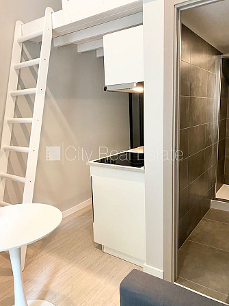 Fasādes māja, renovēta māja, slēgts pagalms, ieeja no ielas, ir lifts, kāpņu telpa pēc Rīga - foto 5