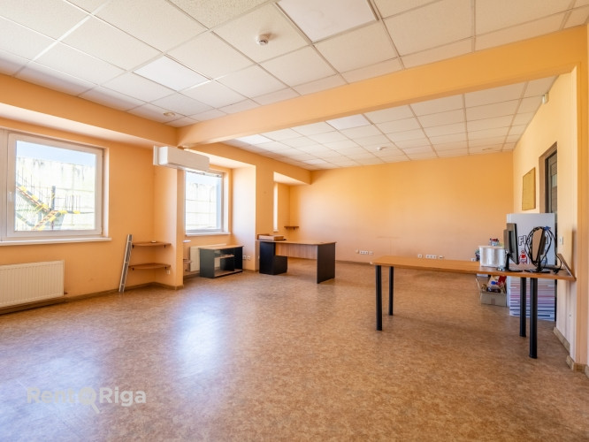 Biroja telpas īrei  Cesvaines iela 11A  Piedāvājumā birojs Cesvaines ielā 11A, 2. stāvā. Rīga - foto 2