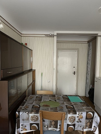 Pārdod 1 Istabu no 5 Mazģimenes Mājā Rīga - foto 2