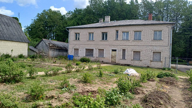Mainu 8 Dzīvokļu Privātu Māju Neretas Pagasta Centrā ar Dārzu uz Viensētu Laukos Nereta - foto 1
