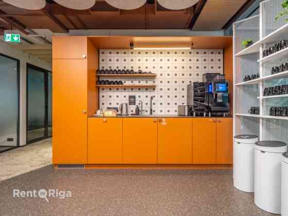 Арендуйте co-working офис в Galerija Rīga!  Без начальных вложений  полностью оборудован и Rīga