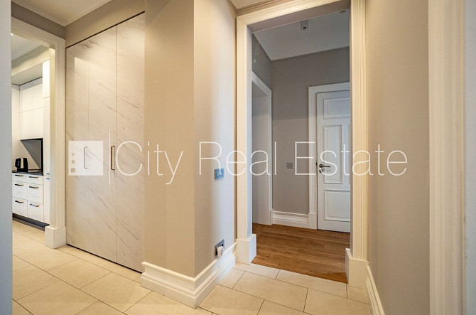 Renovēta māja, mansards, ir lifts, guļamistabu skaits 1 gab., studio tipa, virtuve apvienota ar Rīga - foto 6
