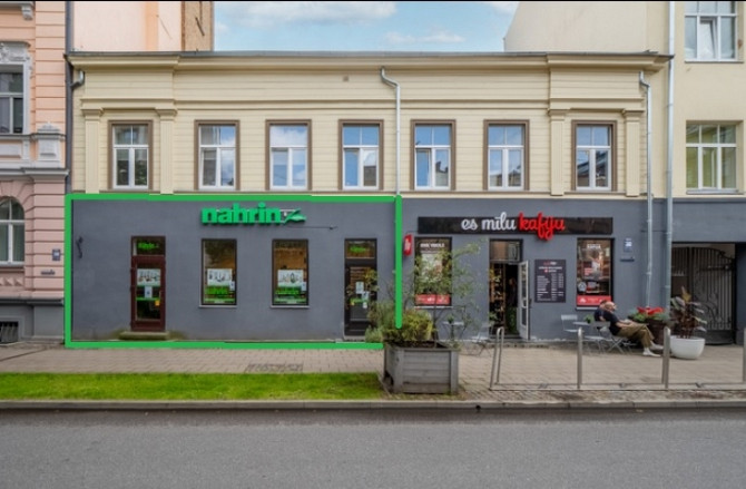 Nomai tiek piedāvātas gaišas un ērtas tirdzniecības telpas pilsētas centrā. To kopējā Rīga - foto 1
