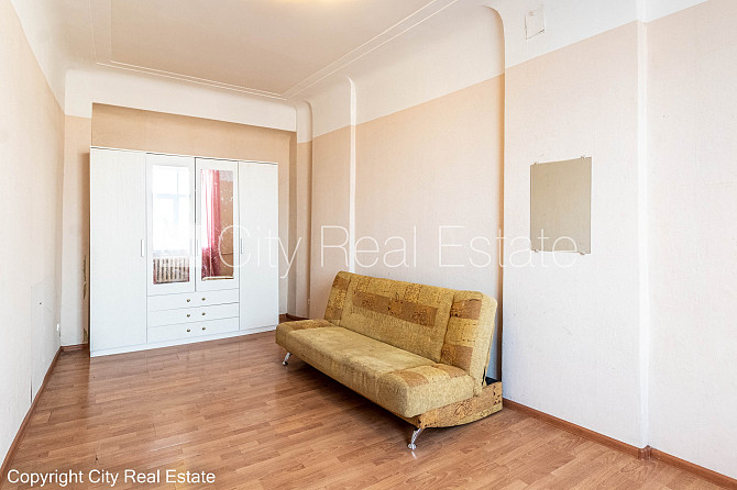 Fasādes māja, ir lifts, kāpņu telpa pēc kapitālā remonta, terase 13 m2, logi vērsti mājas Rīga - foto 6