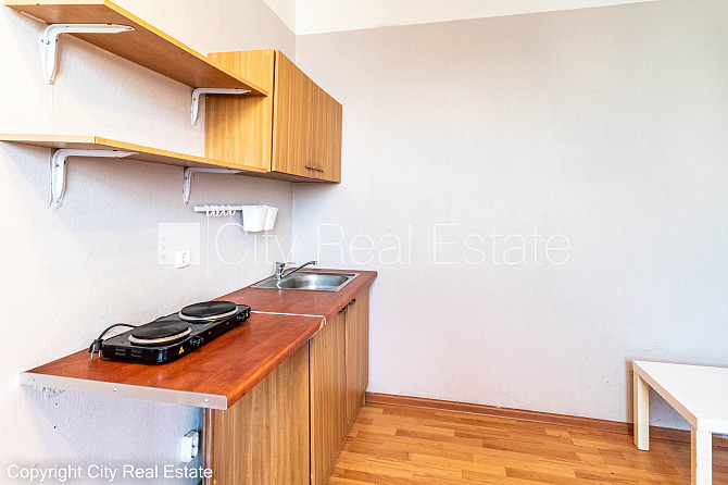 Fasādes māja, ir lifts, kāpņu telpa pēc kapitālā remonta, terase 13 m2, logi vērsti mājas Rīga - foto 3