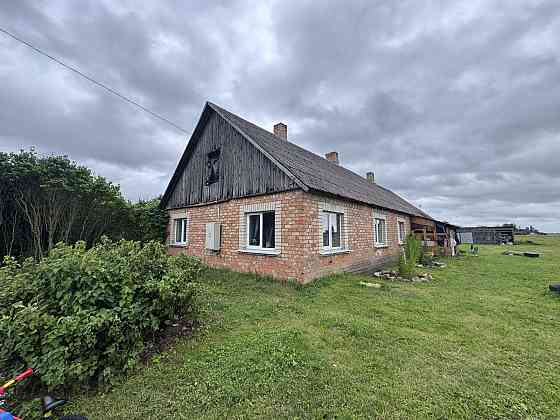 Pārdod dzīvojamo māju ar saimniecības ēku un zemes gabalu 3,9 ha.

Apbūve:
1940. gadā kapitāli būvēt Jelgava un Jelgavas novads