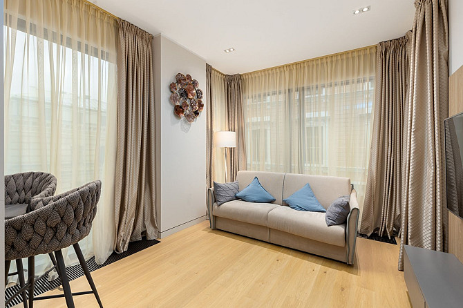 Īrei tiek piedāvāts dzīvoklis Rīgas centrā, jaunā ēkā Club Central Residence. Līdzās Rīga - foto 4