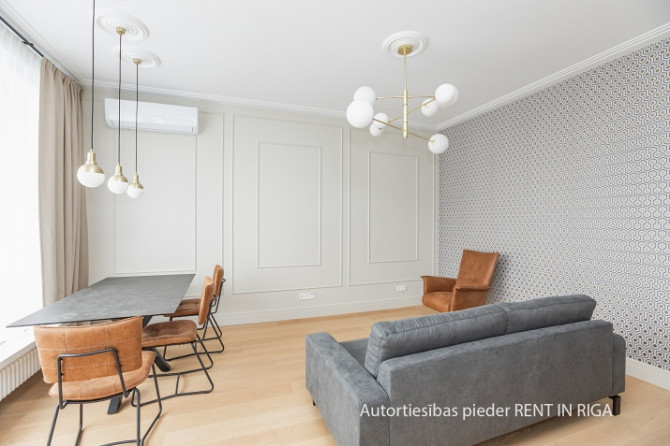 Klusajā centrā tiek izīrēts penthouse tipa dzīvoklis ar terasi (18,1m2). Dzīvoklis ar Rīga - foto 3