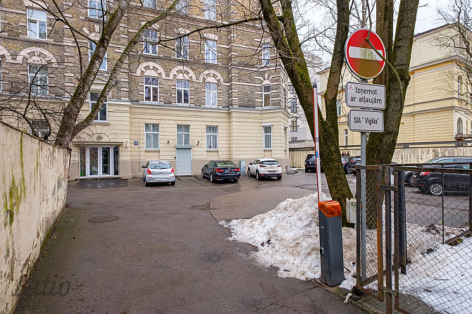 Pārdod dzīvokli pilsētas klusajā centra daļā iekšpagalma mājā.
Dzīvoklī ir četras Rīga - foto 5