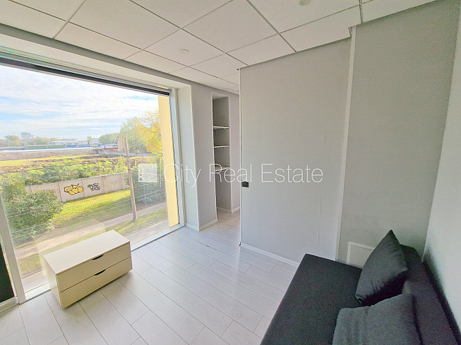 Fasādes māja, renovēta māja, slēgts pagalms, ieeja no ielas, ir lifts, kāpņu telpa pēc Rīga - foto 16