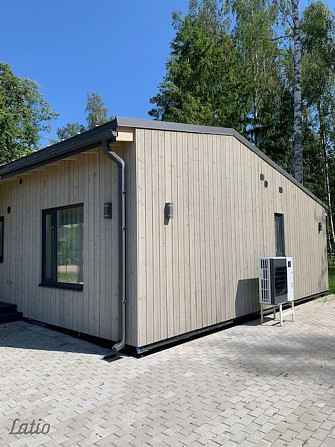 Pārdod tikko pabeigtu vienstāva māju ar plašu zemes gabalu Zvejniekciemā 350m attālumā no Saulkrasti - foto 4
