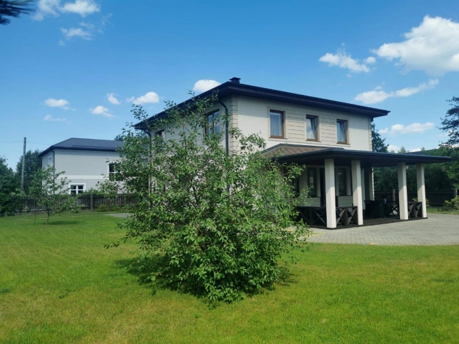 Klasiska stila villa Piņķos. Divstāvu energoefektīva māja ar kopējo platību 255 m2 + 45 m2 Rīgas rajons - foto 4