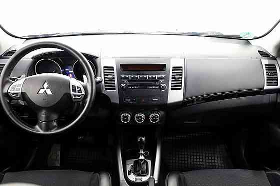 Mitsubishi Outlander Luxury Facelift ATM 2.2 dCi 115kW Tallina