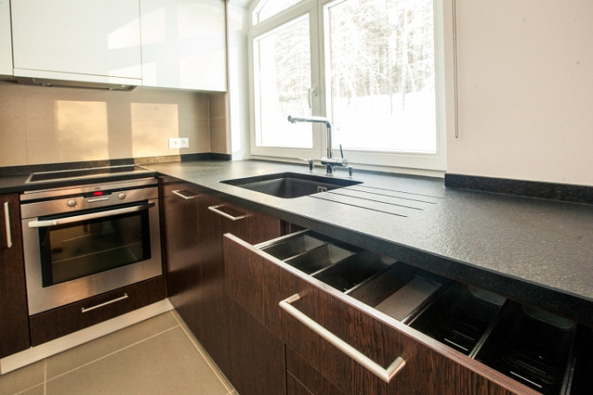A small, tastefully arranged house with individual heating in a closed village in Mežaparka..  + qua Рига - изображение 6
