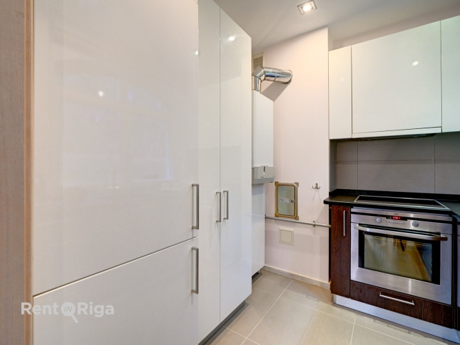 Neliela, gaumīgi iekārtota mājiņa ar individuālu apkuri slēgtā ciematā Mežaparkā.  + Rīga - foto 17