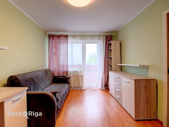 Pārdod 2 istabu dzīvokli ar jauku remontu pie TC Akropole Rīga!  Dzīvoklis ir pilnībā Rīga - foto 11