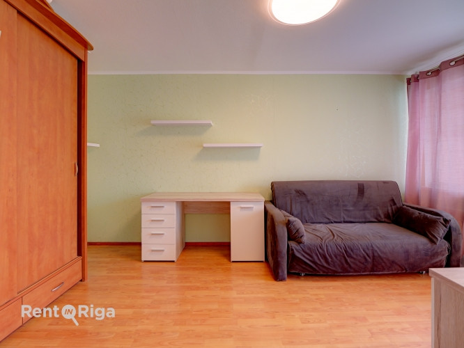 Pārdod 2 istabu dzīvokli ar jauku remontu pie TC Akropole Rīga!  Dzīvoklis ir pilnībā Rīga - foto 10