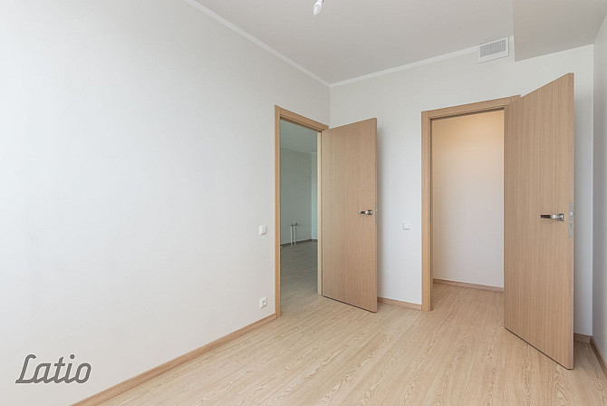 Pārdošanā funkcionāls un kvalitatīvi izbūvēts 2 istabu dzīvoklis modernā dzīvojamā Rīga - foto 4