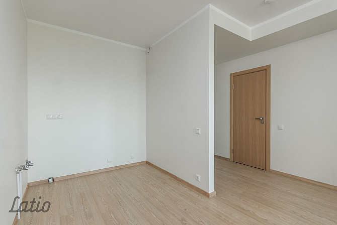 Pārdošanā funkcionāls un kvalitatīvi izbūvēts 2 istabu dzīvoklis modernā dzīvojamā Rīga - foto 3