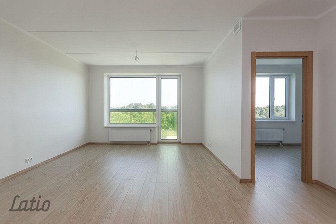 Pārdošanā funkcionāls un kvalitatīvi izbūvēts 4 istabu dzīvoklis modernā dzīvojamā Rīga - foto 1