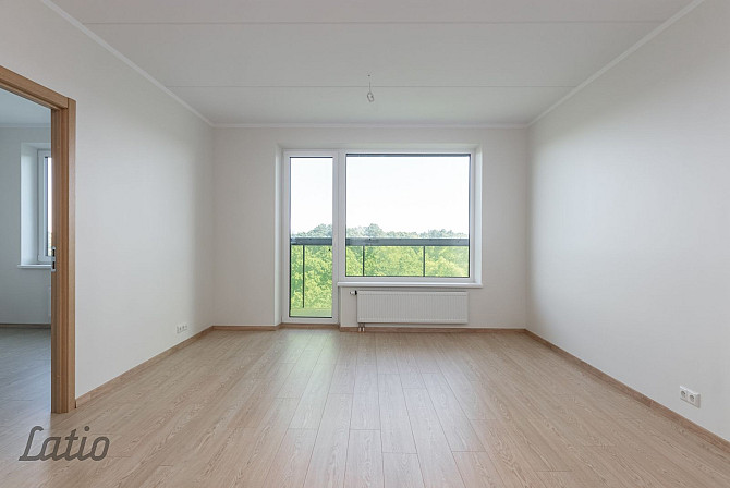 Pārdošanā funkcionāls un kvalitatīvi izbūvēts 4 istabu dzīvoklis modernā dzīvojamā Rīga - foto 1