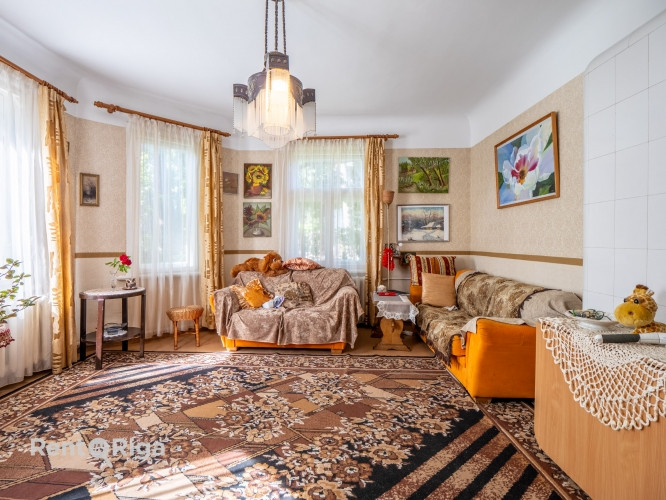 Pārdod skaistu privātmāju Bulduros!  Īpašums sastāv no mājas, šķūnīša, garāžas un Jūrmala - foto 2