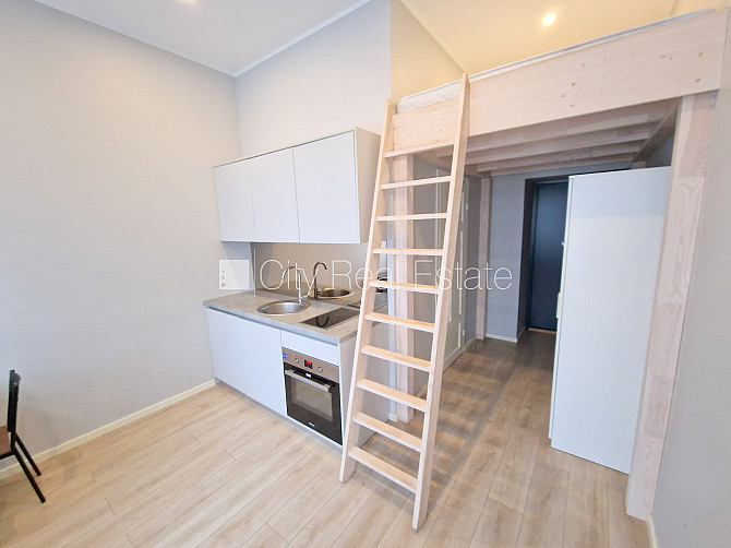 Restaurēta māja, ir lifts, kāpņu telpa pēc kapitālā remonta, guļamistabu skaits 2 gab., Rīga - foto 2