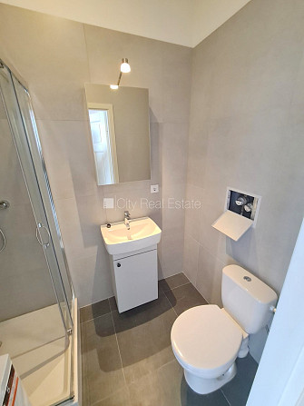 Restaurēta māja, ir lifts, kāpņu telpa pēc kapitālā remonta, guļamistabu skaits 2 gab., Rīga - foto 8
