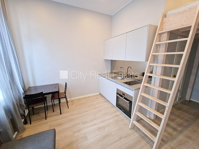 Restaurēta māja, ir lifts, kāpņu telpa pēc kapitālā remonta, guļamistabu skaits 2 gab., Rīga - foto 1