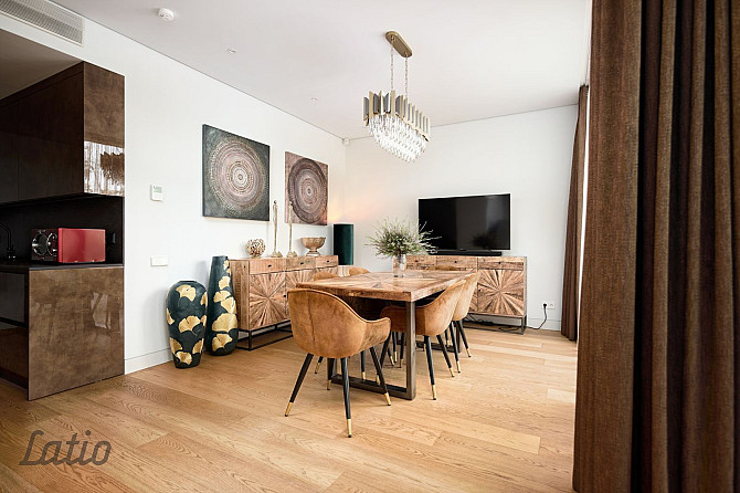 Izīrē stilīgu un plašu dzīvokli River Breeze Residence  dzīvo prestiži Daugavas krastā Rīga - foto 3