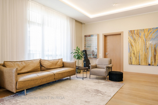 Tiek izīrēts skaisti un kvalitatīvi iekārtots 3-istabu dzīvoklis ar plašu terasi (25m2) Rīga - foto 4