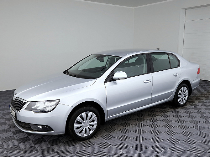 Skoda Superb Highline Facelift ATM 1.6 TDI 77kW Tallina - foto 2