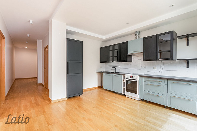 Pārdod lielisku, mājīgu 3 istabu dzīvokli jaunajā projektā Rembates nami. Mājai A+ Rīga - foto 3