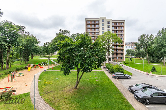 Pārdod lielisku, mājīgu 3 istabu dzīvokli jaunajā projektā Rembates nami. Mājai A+ Rīga - foto 2
