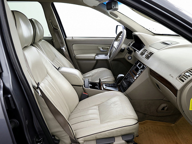 Volvo XC90 Exclusive ATM 2.4 D5 120kW Tallina - foto 6