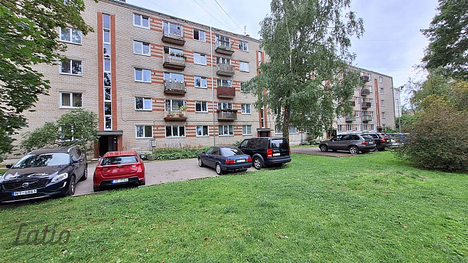 Tiek piedāvāts iegādei vienistabas dzīvoklis Jūrmalā, Kauguros  lieliska iespēja tiem, kas Jūrmala - foto 1